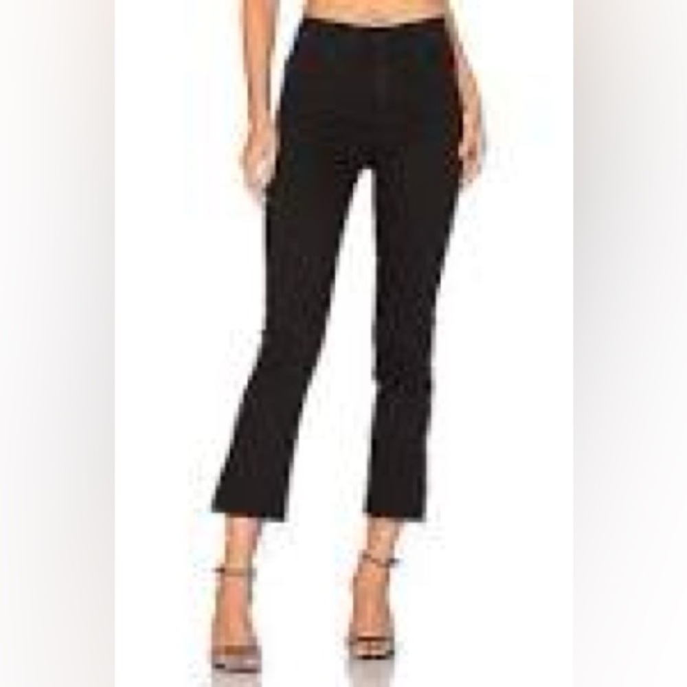 MOTHER The Insider Crop in Not Guilty (black), size 28
Style 1137-180
Cut 707224